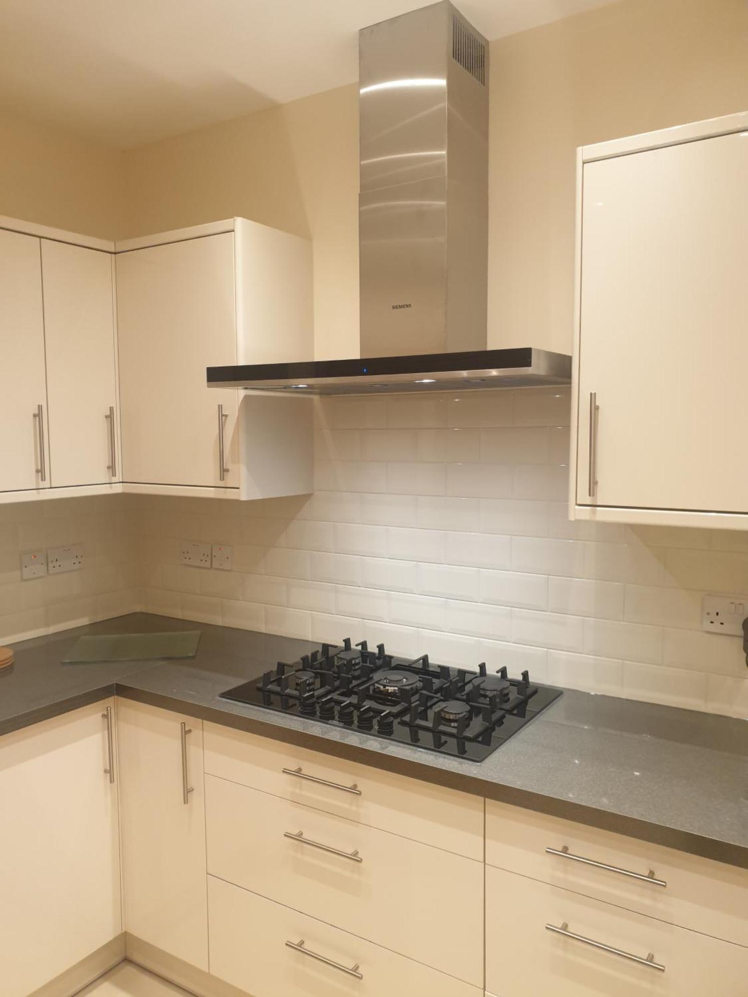 London Luxury Apartments 3 Bedroom Sleeps 8 With 3 Bathrooms 4 Mins Walk To Tube Free Parking Ilford Dış mekan fotoğraf