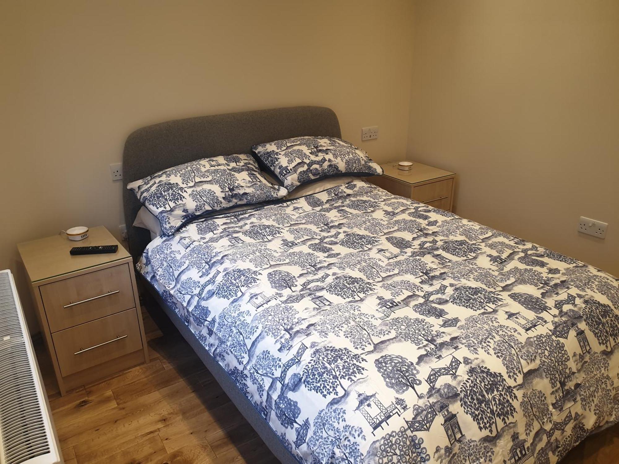 London Luxury Apartments 3 Bedroom Sleeps 8 With 3 Bathrooms 4 Mins Walk To Tube Free Parking Ilford Dış mekan fotoğraf